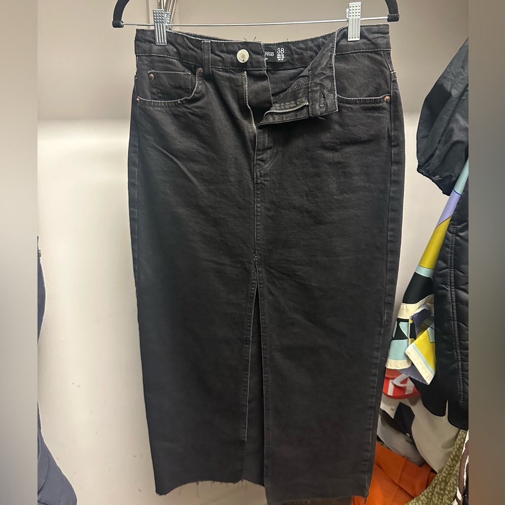 Stradivarius Denim Midi Skirt size US6